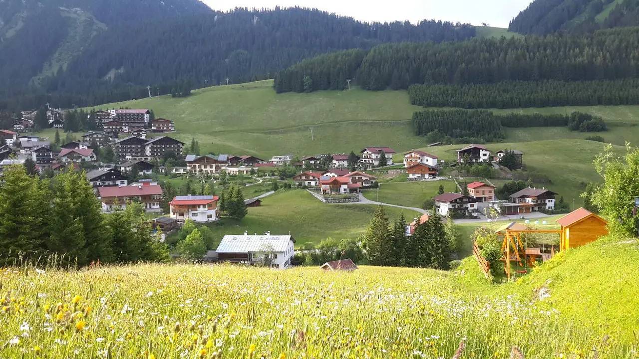 Geheel vakantieappartement, Vakantieappartement voor 2 personen met terras in Lechtal Alps, Berwang