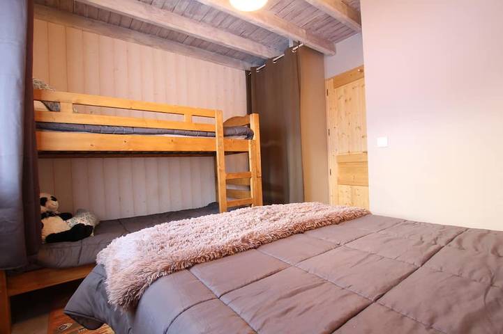 Gîte pour 8 personnes, avec balcon et jardin dans Office De Tourisme De Vars - 3