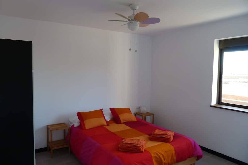 House in Lajares, views of volcanoes, heated pool in Lajares, La Oliva