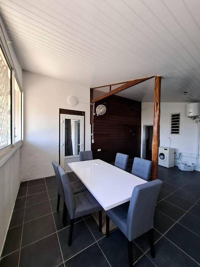 Location de vacances pour 6 personnes, avec vue ainsi que piscine et terrasse dans Guyane française - 2