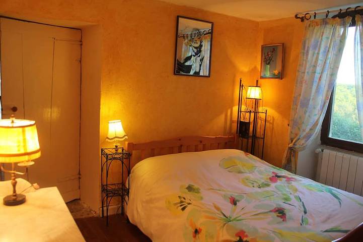 Location de vacances pour 8 personnes, avec jardin ainsi que piscine et sauna à Bagat-en-Quercy - 2