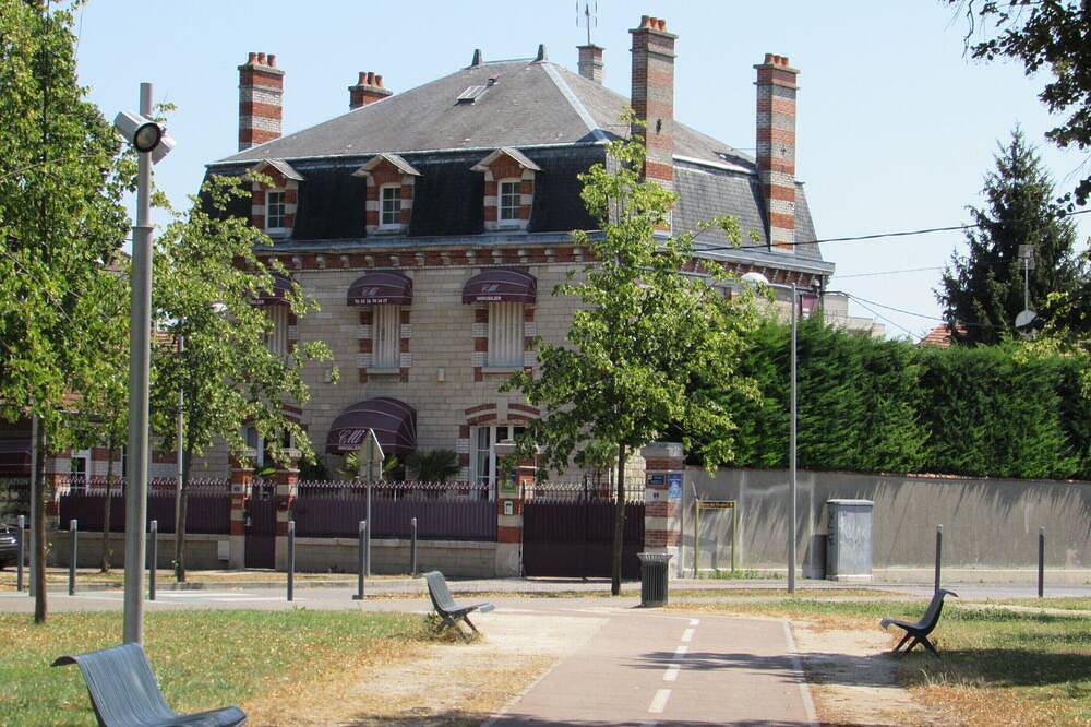 Gîte-Marronnier-Ensuite mit Bad in Vitry-le-François, Marne