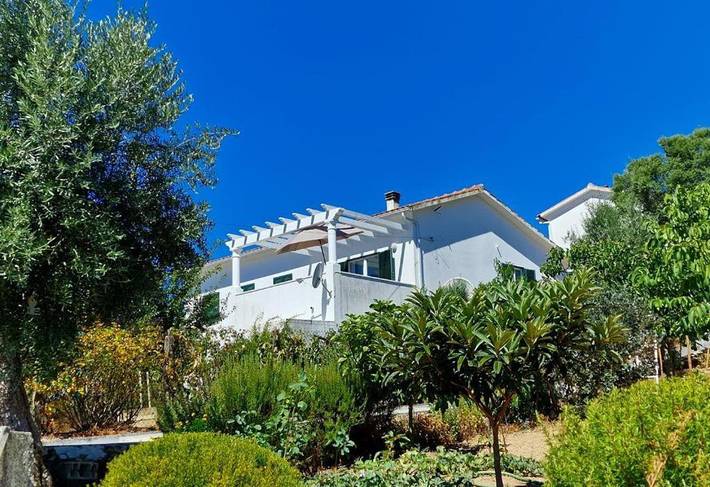 Location de vacances pour 12 personnes, avec terrasse et jardin à Vila de Rei - 2