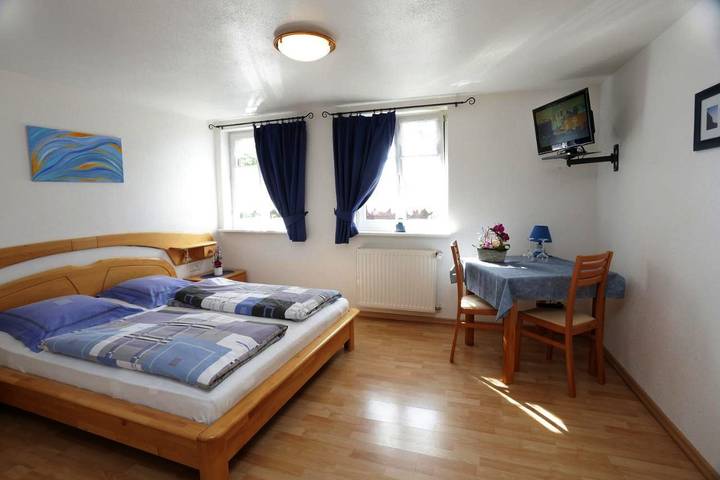 Chambre d’hôte pour 5 personnes, avec vue et jardin, animaux acceptés à Saint-Hippolyte - 2