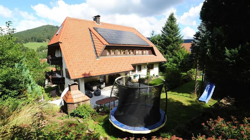 Ferienhaus für 17 Personen, mit Balkon und Garten