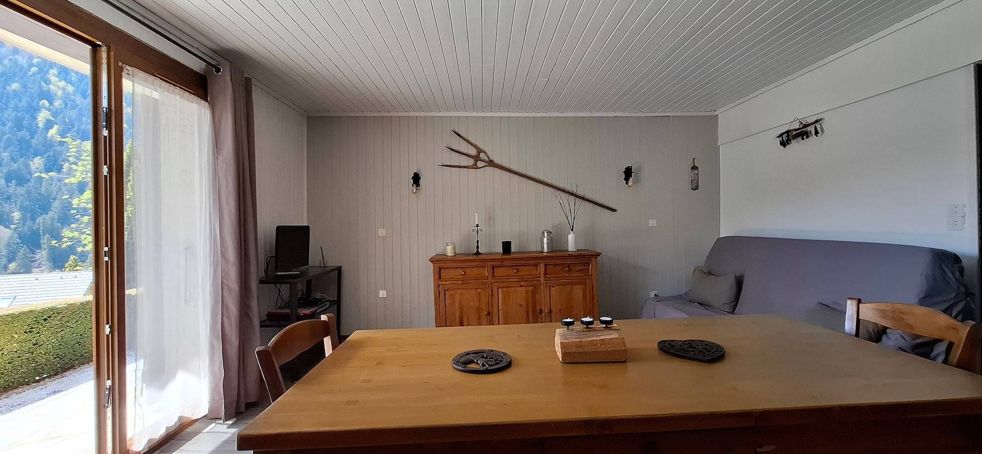Apartamento entero, Apartamento “Le Berger” con vistas a la montaña, terraza privada y Wi-Fi in Aillon-le-Jeune, Chambéry region