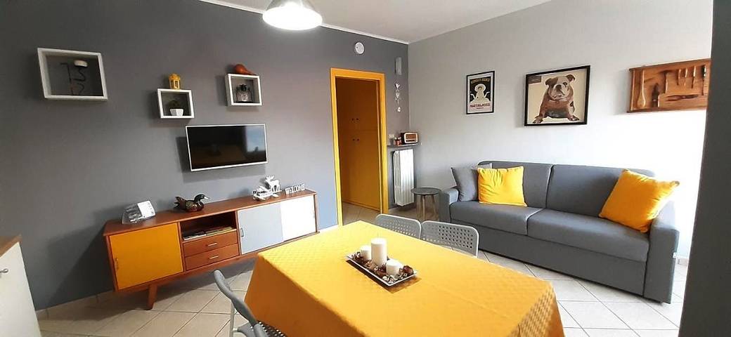 Ferienhaus für 6 Personen, mit Balkon und Terrasse sowie Garten und Ausblick in Dormelletto