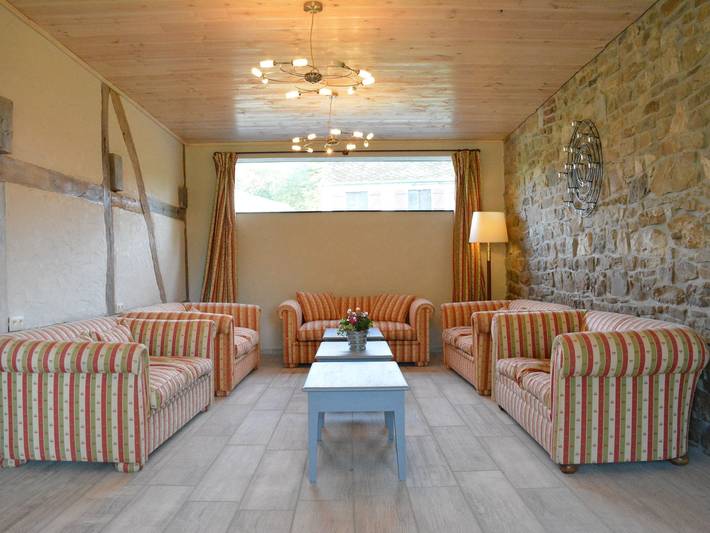 Location de vacances pour 14 personnes, avec jardin ainsi que sauna et terrasse, adapté aux familles à Érezée - 2