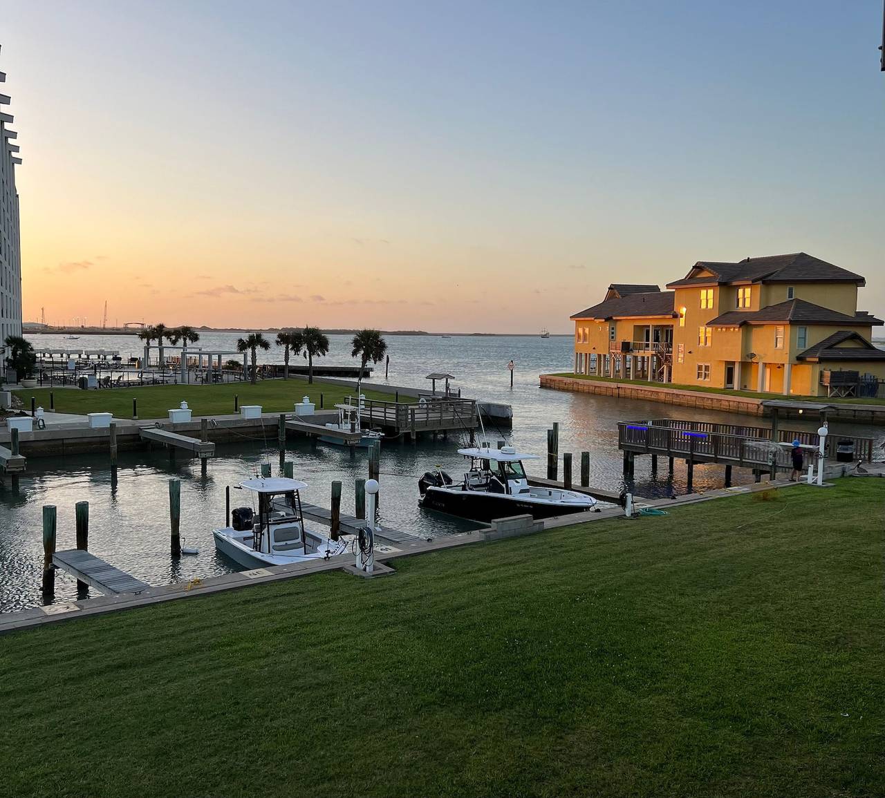 Vacation Rental for 9 Guests in Port Aransas, Nueces County