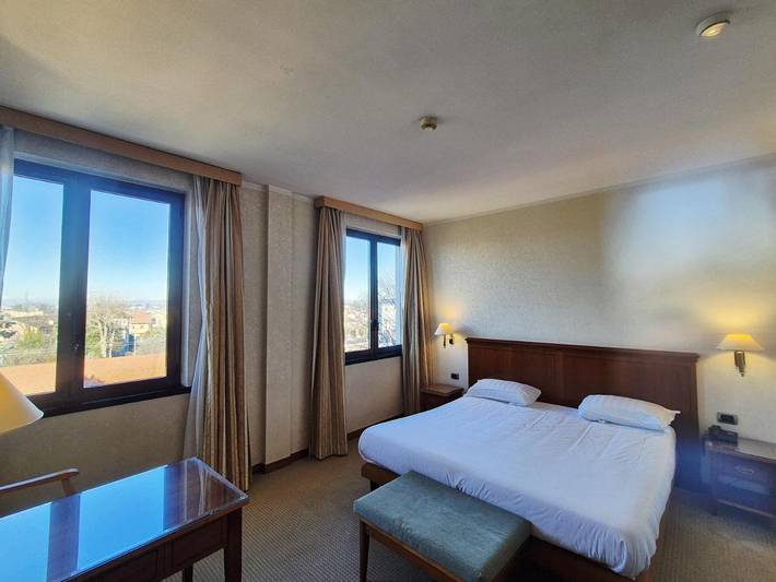 Hôtel pour 3 personnes, avec sauna et terrasse, animaux acceptés à Magenta - 2