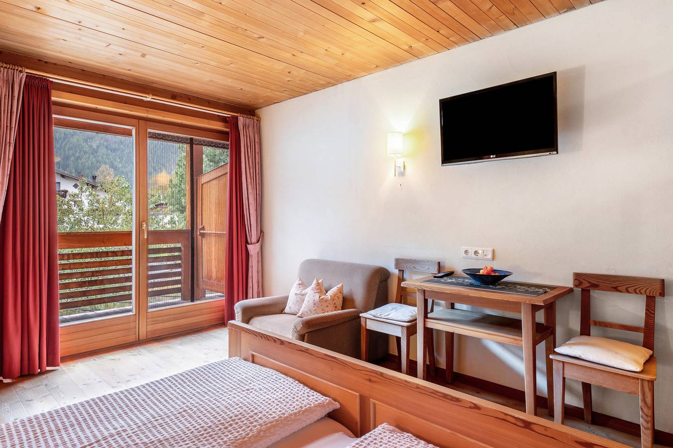 Room 'Naturidyll Mitterbach 11' with Mountain View, Shared Garden and Wi-Fi in Rio Bianco, Ahrn Valley