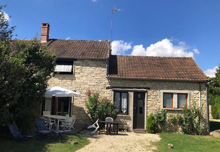 Gîte pour 7 personnes, avec terrasse et jardin à Le Vaudoué