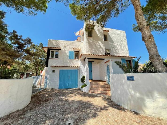 Villa pour 5 personnes, avec piscine ainsi que terrasse et jardin dans Formentera - 2