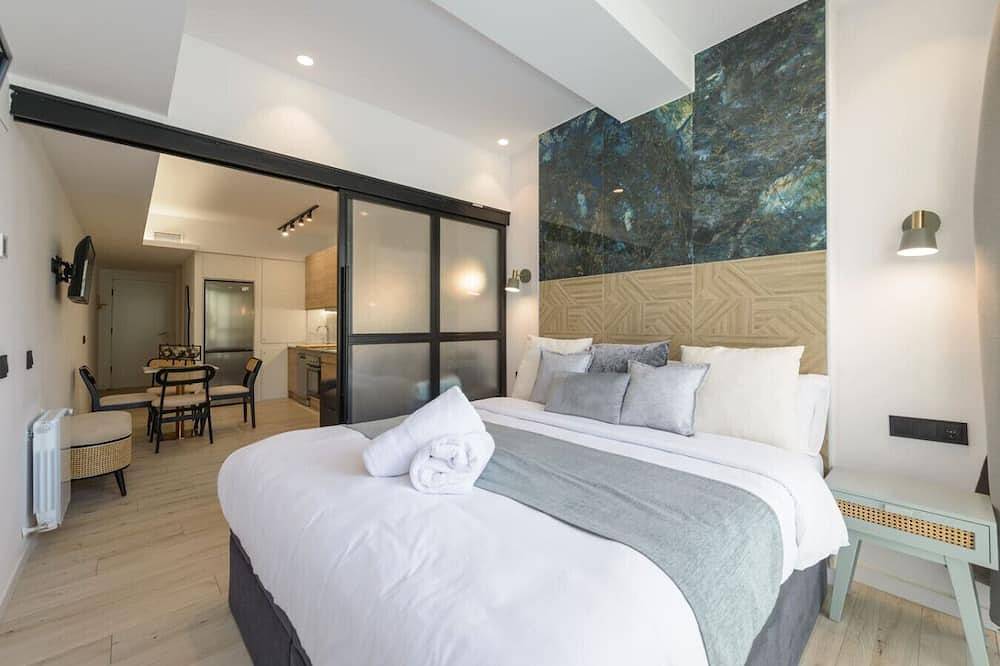 Entire apartment, Deluxe Sol, by Monaro 1Br 1Bth Exterior. in Centro (Madrid), Madrid