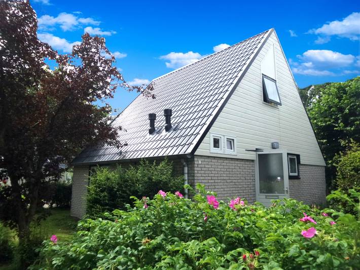 Ferienhaus für 5 Personen, mit Balkon/Terrasse und Garten sowie Sauna in Friesland - 2