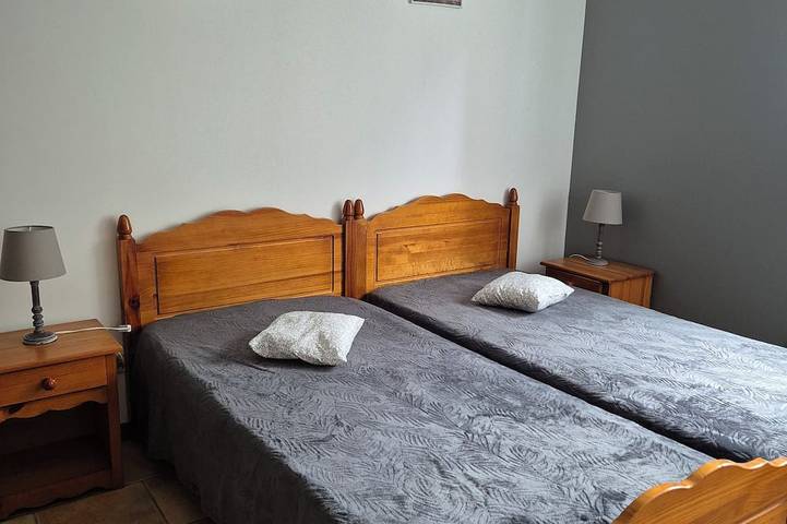 Location de vacances pour 7 personnes, avec terrasse ainsi que piscine et jardin, animaux acceptés à Salviac - 3