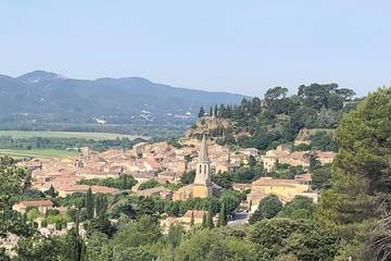 Gîte pour 3 personnes, avec jardin et terrasse à Cadenet