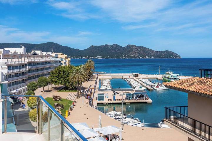Apartment for 6 people, with balcony in Cala Bona