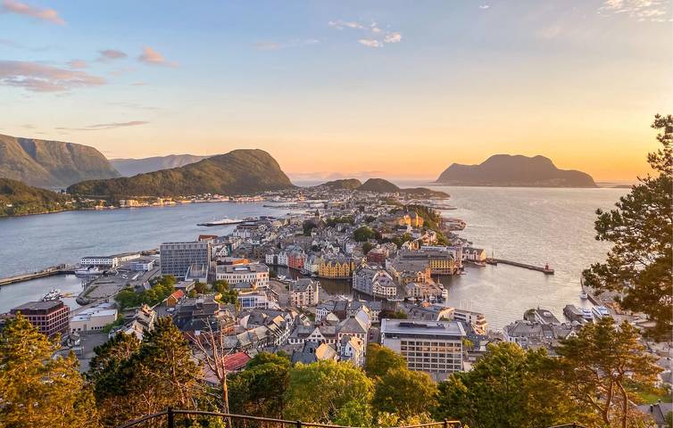 Gîte pour 2 personnes, avec terrasse et jardin, animaux acceptés dans Ålesund - 2