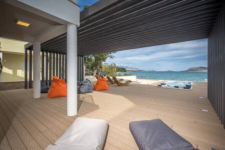 Villa für 10 Personen, mit Balkon und Whirlpool - 1