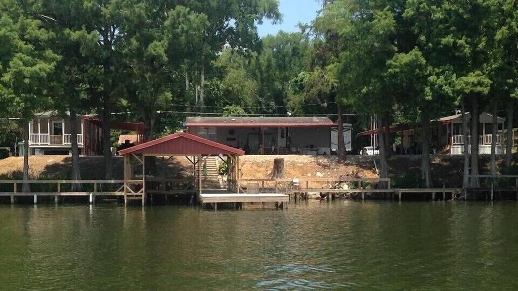 Pier Happiness on Lake Concordia Lakefront Rental!! in Concordia Parish