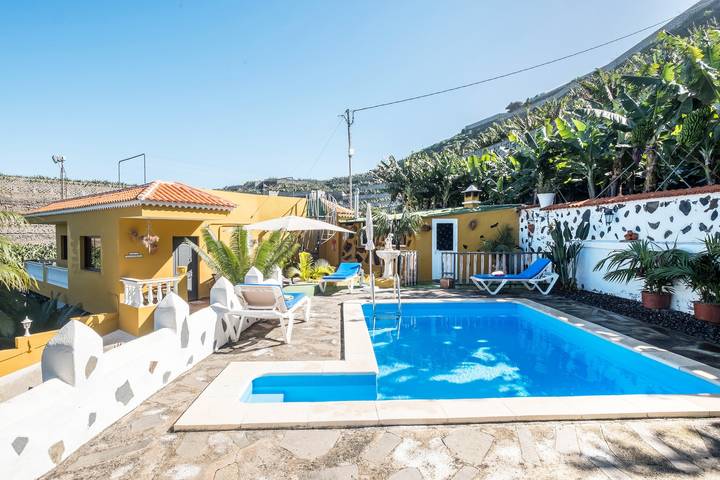 Ferienhaus 'Finca Alejandrina' mit Meerblick, Pool, Garten & Wlan in Playa de Santo Domingo (La Guancha), La Guancha
