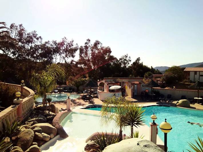 Gîte pour 4 personnes, avec Piscine à Olmeto