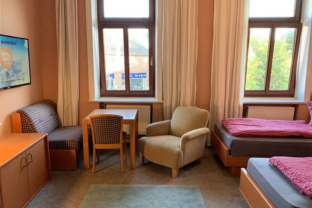 Komfortables Zimmer nahe Hamburg Airport in Quickborn, Schleswig-Holstein Binnenland