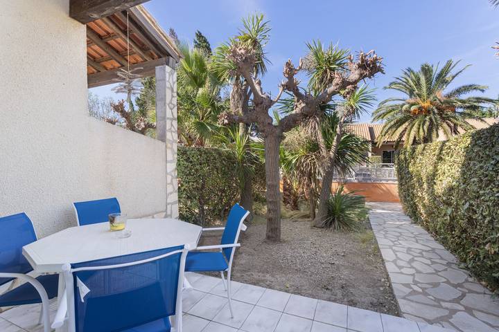 Casa Vacacional 'La Capelle 4 Personnes 878' con Piscina Compartida, Wi-Fi y Aire Acondicionado in Roquefort-des-Corbières, Costa mediterránea (Francia)