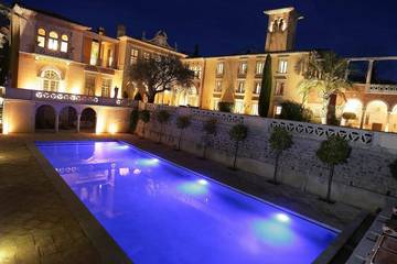 Château pour 32 personnes, avec jardin dans les Alpes maritimes