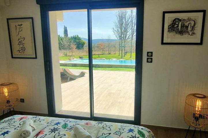 Charmante villa climatisée - 4 suites parentales - Piscine - Espace extérieur in Trèbes, Région de Carcassonne