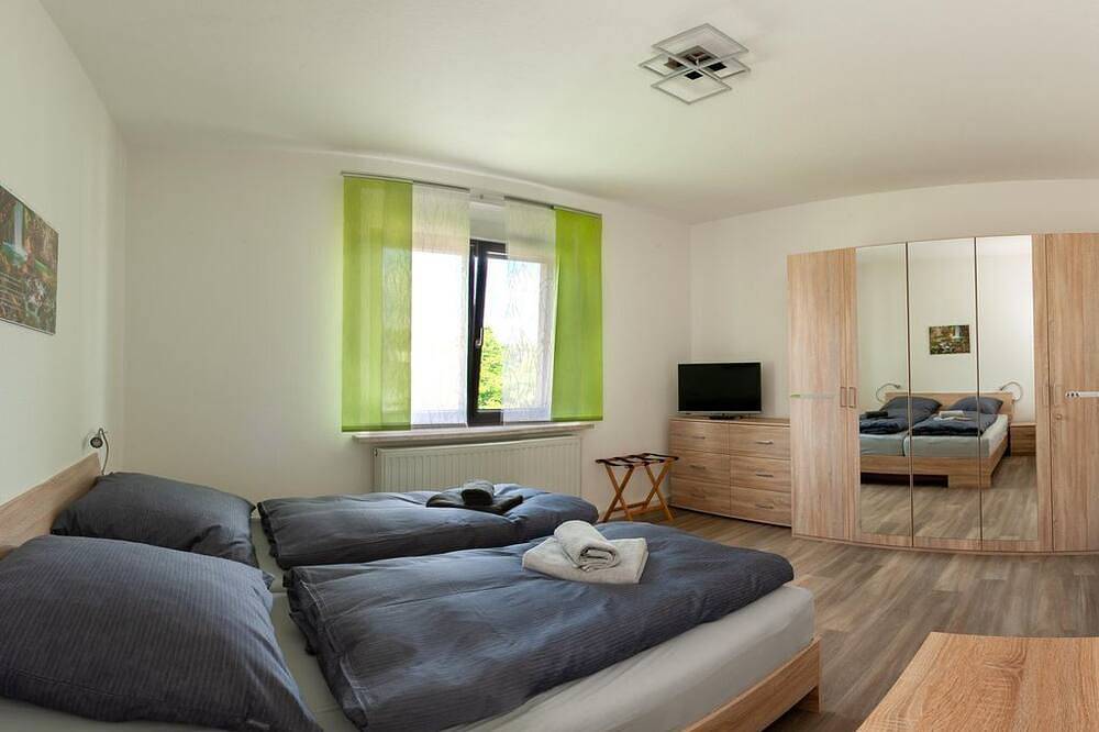 Ganze Wohnung, Ferienwohnung Neustadt - Ferienwohnung mit 2 Schlafräumen in Neustadt, Chemnitz und Umgebung