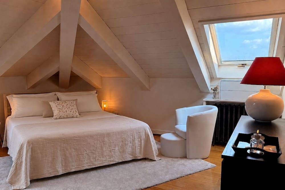 Apartamento entero, Ponte degli Alpini | Luxury Penthouse · Sauna, 2 Hot Tubs & Panoramic Terrace in Bassano del Grappa, Provincia de Vicenza