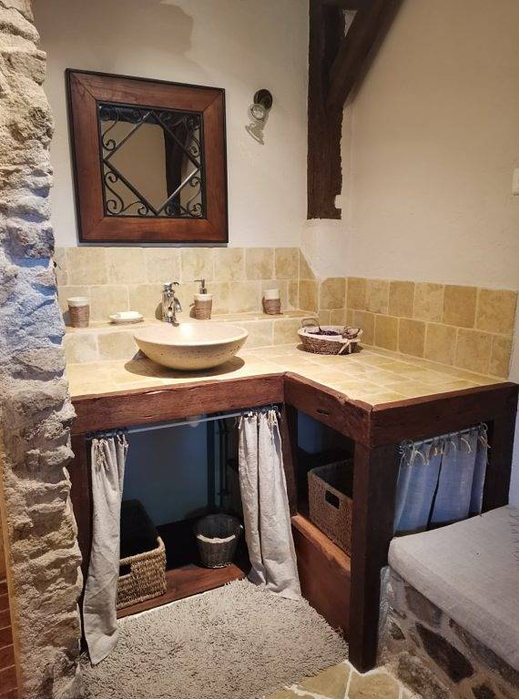 Chambre d’hôte pour 2 personnes, avec jacuzzi ainsi que jardin et sauna dans le Puy-de-Dôme - 3