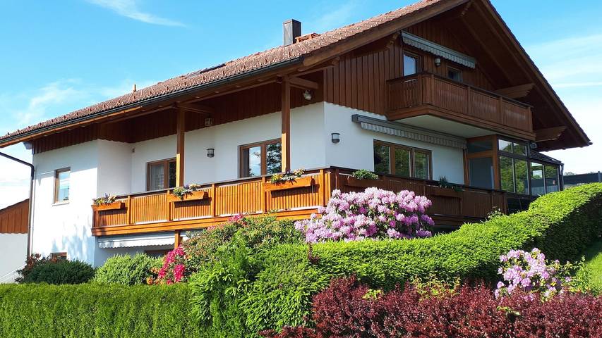 Ferienwohnung für 4 Personen, mit Balkon und Balkon/Terrasse sowie Terrasse und Garten