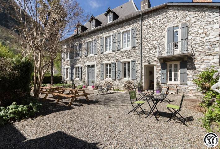 Chambre d’hôte pour 4 personnes, avec Terrasse et Jardin ainsi que Sauna et Vue