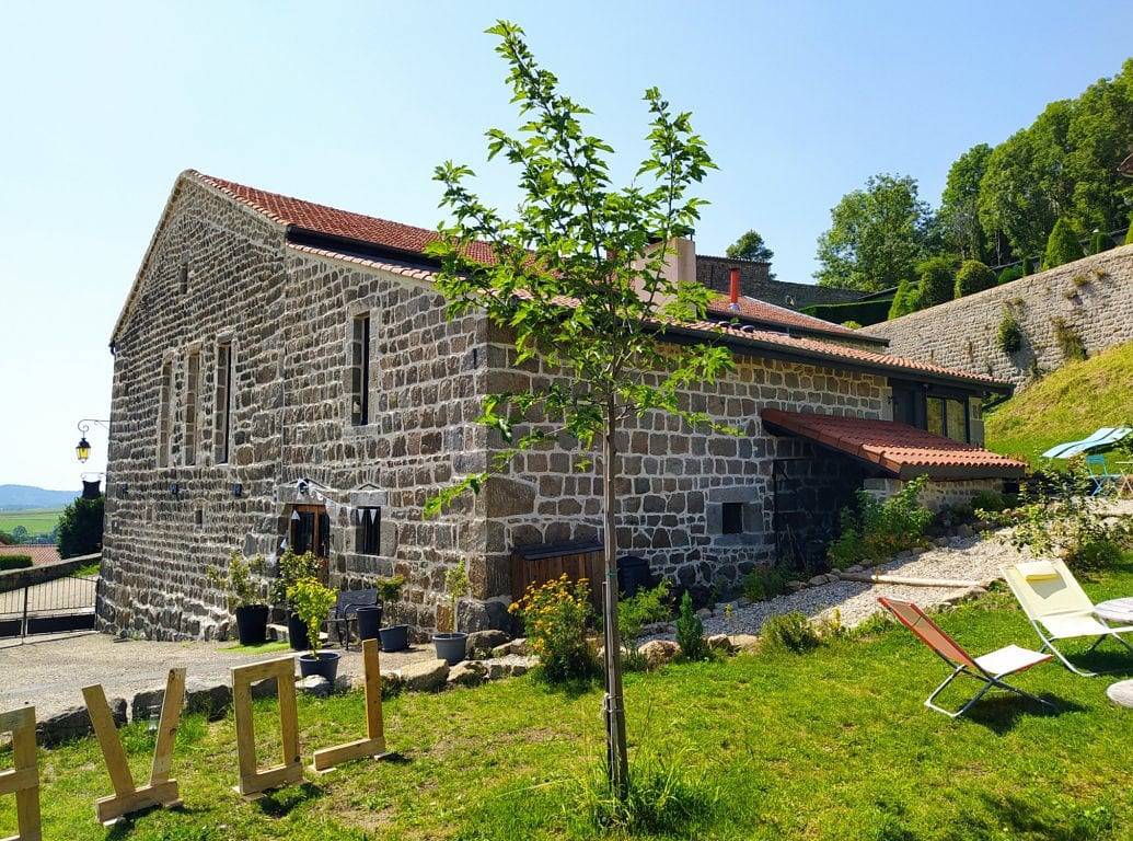 Gite de groupe avec salle Loire 42 "La Bâtisse Aux Lanternes" in Saint-Bonnet-le-Château, Montbrison