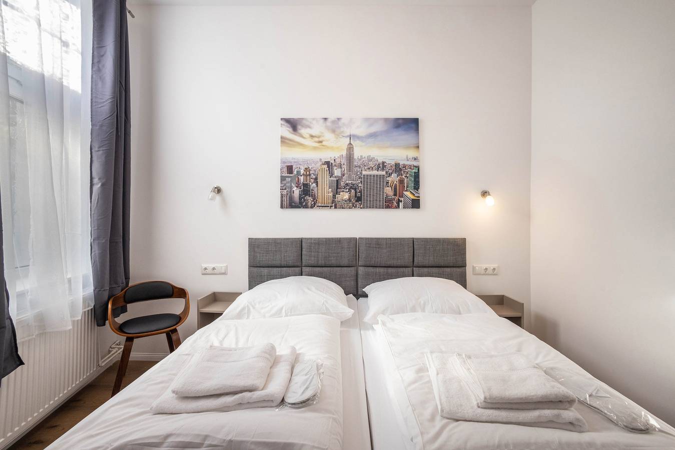 Hel lägenhet, 2-room apartment 1-2 with balcony and Wi-Fi in Lübeck (Stad), Lübeck