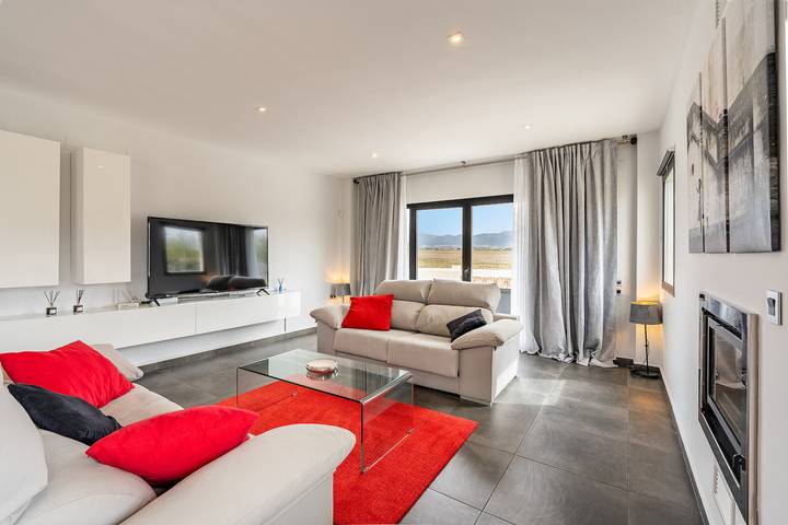 Villa "Valeria" met bergzicht, privé zwembad & Wi-Fi in Urbanización Los Chopos, Las Gabias