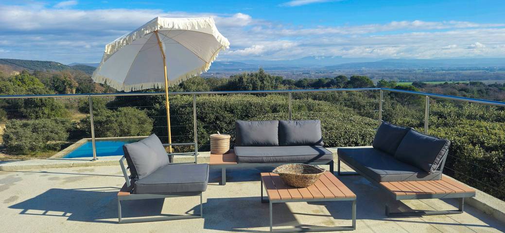 Maison en pierres avec vue Ventoux en Ardèche in Bourg-Saint-Andéol, Privas (arrondissement)