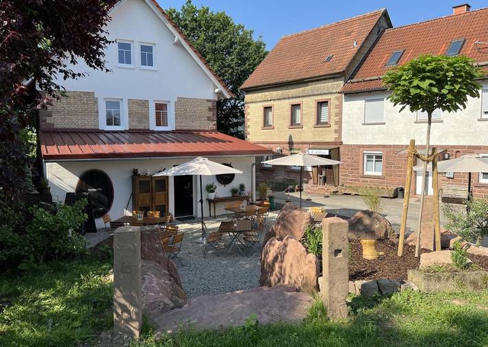 Ferienwohnung für 2 Personen, mit Terrasse und Garten sowie Ausblick in Neckar-Odenwald-Kreis