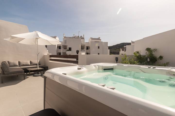 Vakantiehuis voor 4 personen, with whirlpool and terras as well as kinderzwembad in Palm-Mar