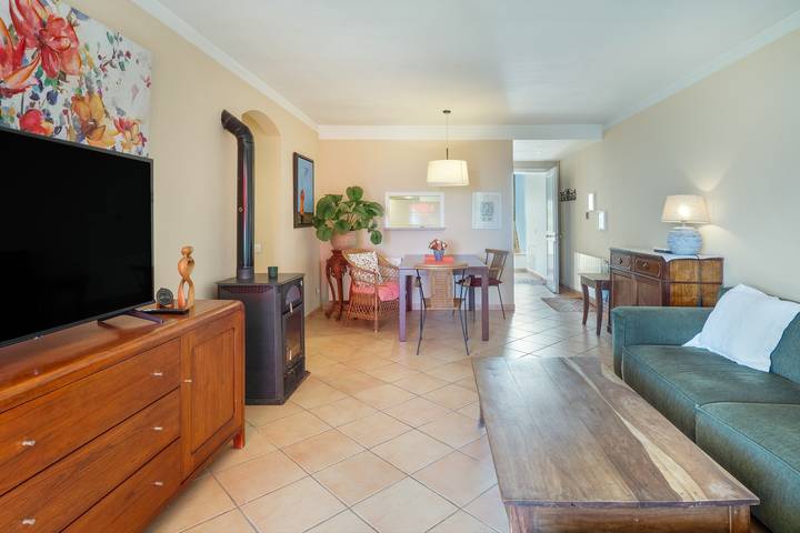 Entire apartment, Apartment 'Vistas Mar Y Montaña' with Sea View, Shared Pool and Wi-Fi in Platja d'Aro, Costa Brava