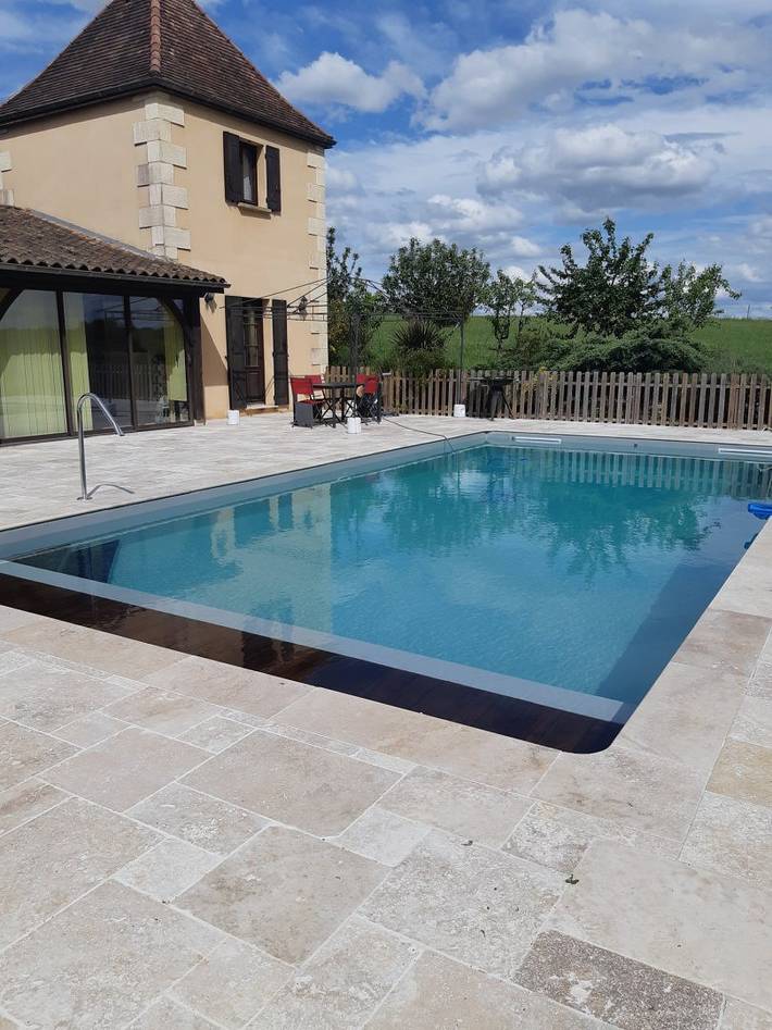 Gîte pour 3 personnes, avec terrasse et piscine à Saint-Avit-Sénieur - 2