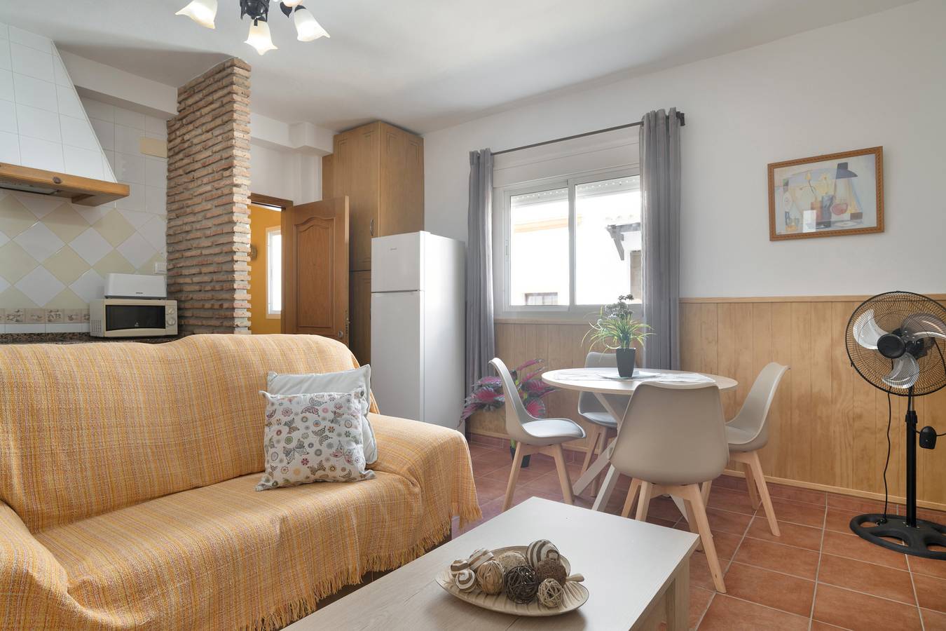 Apartamento entero, Apartamento familiar "Rocio" con terraza, aire acondicionado y Wi-Fi in Conil de la Frontera, Costa de la Luz
