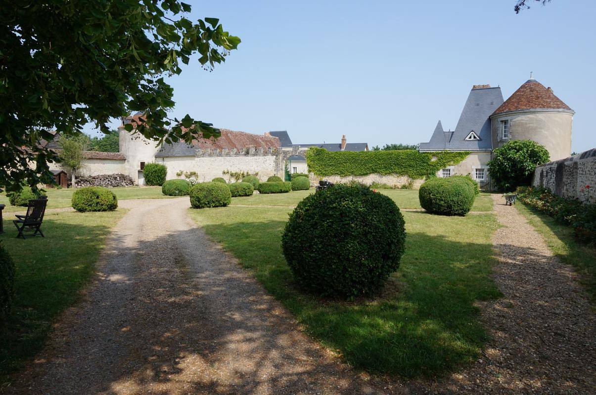 Manoir de Montfort in Chançay, Tours region