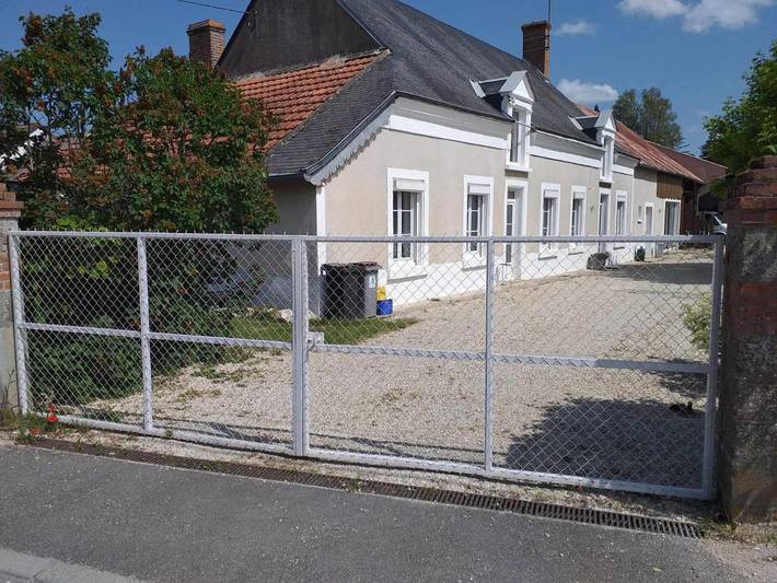 Location de vacances pour 2 personnes, avec Terrasse ainsi que Jardin et Vue à Contres