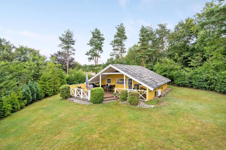 Ferieudlejning for 6 personer, med terrasse i Arrild