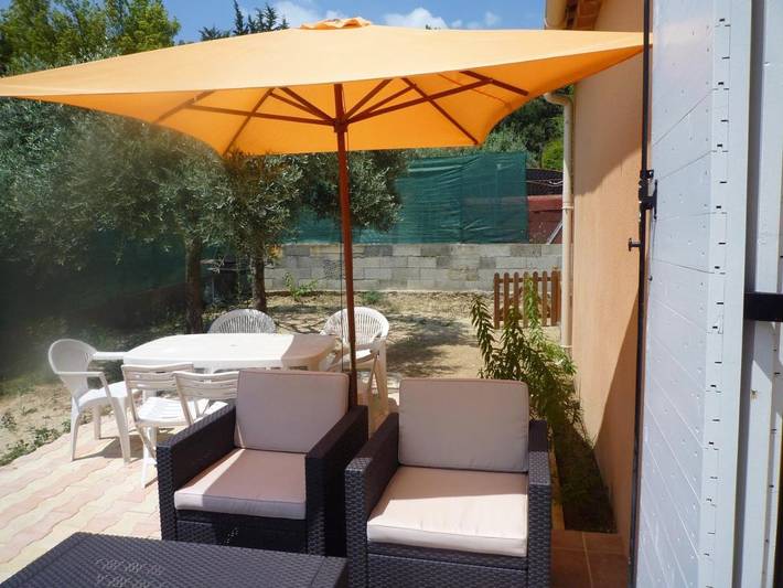 Location de vacances pour 4 personnes, avec Terrasse et Jardin ainsi que Bassin pour enfant et Piscine à La Motte-d'Aigues - 4