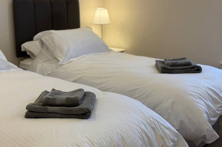 Entire apartment, Newly refurbished 3bed apartment in the heart of Salisbury(more photos soon) in Salisbury, Wiltshire